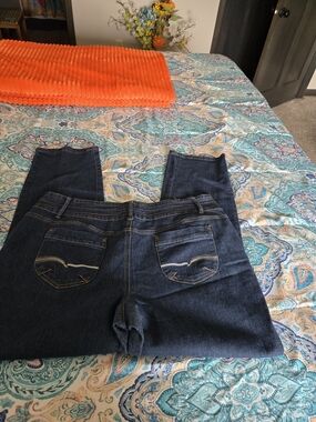 Women’s Jeans - Classic Straight Fit